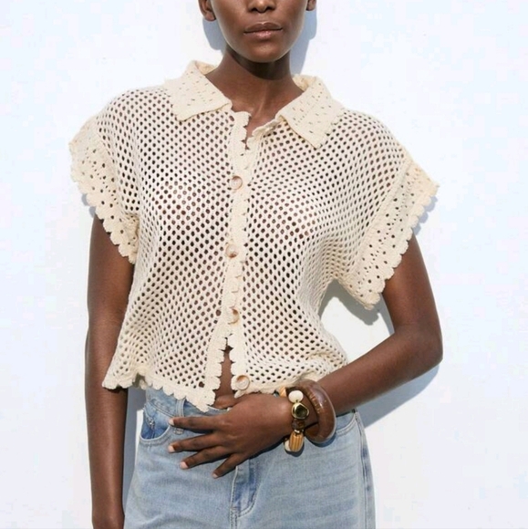 Women's Solid Color Bat Wing Short Sleeve Single-Breasted Hollow Cardigan - Picture 1 of 4